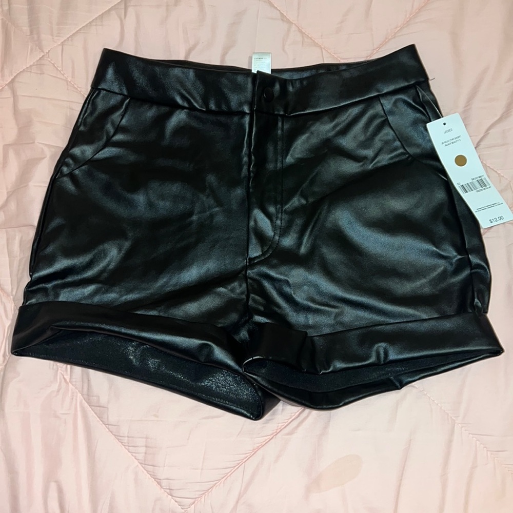 Size S, Black Lesther Shorts